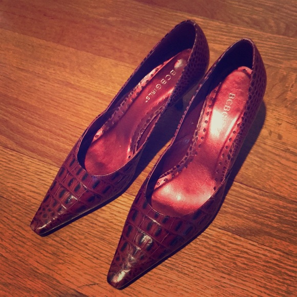 Red Reptile Pattern Heels - Picture 1 of 3